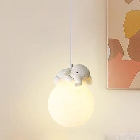 Moon Pendant Light with Resin Bear for Cozy Ambient Lighting