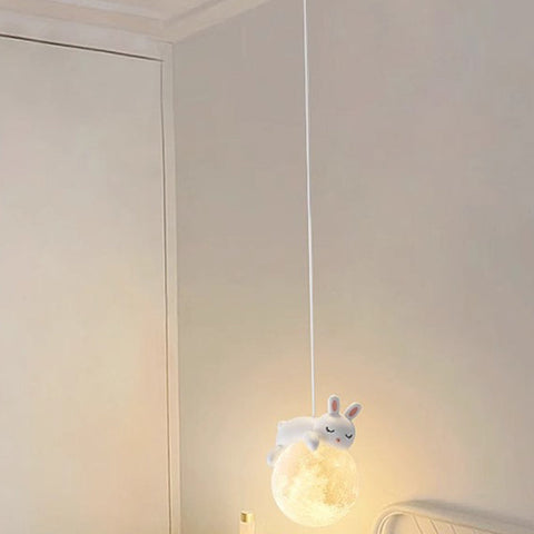Moon Pendant Light with Resin Bear for Cozy Ambient Lighting