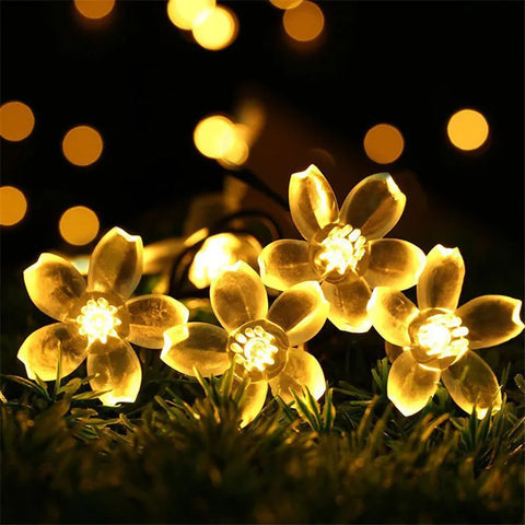 Solar LED Flower String Lights with Decorative Petals for Gardens