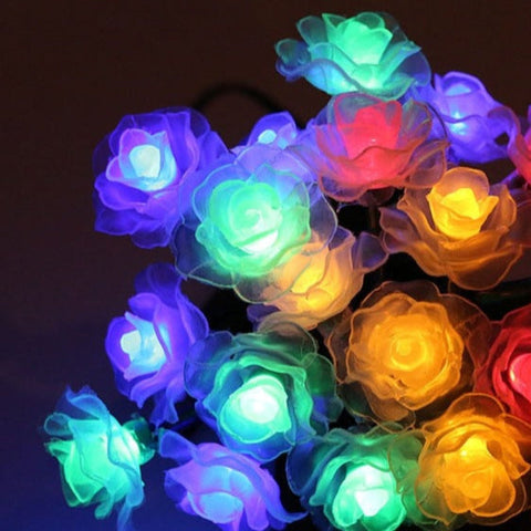 Solar LED Flower String Lights with Decorative Petals for Gardens