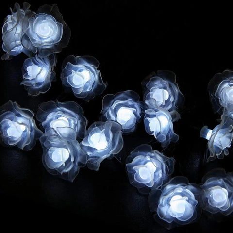 Solar LED Flower String Lights with Decorative Petals for Gardens