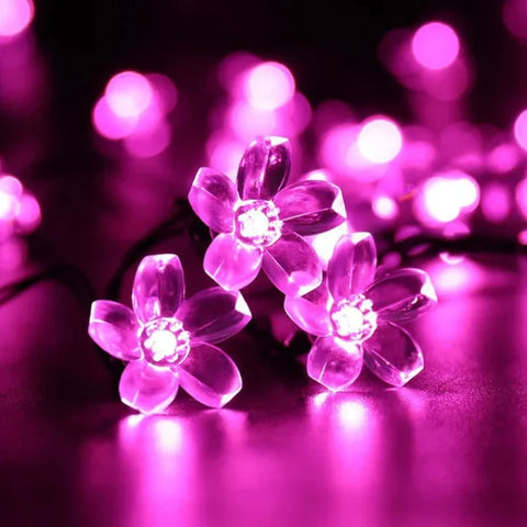 Solar LED Flower String Lights with Decorative Petals for Gardens