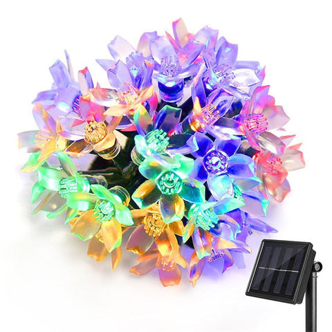 Solar LED Flower String Lights with Decorative Petals for Gardens