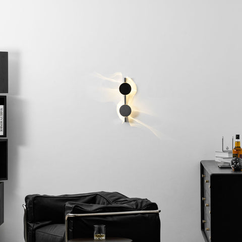 Kinetic Shadow Wall Lamp with Adjustable Light Reflection