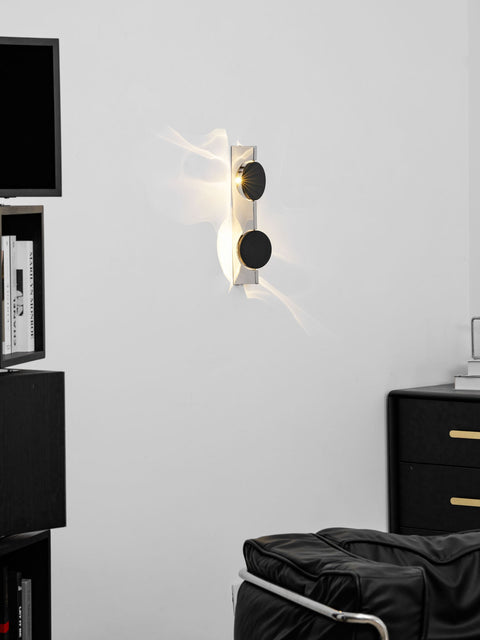Kinetic Shadow Wall Lamp with Adjustable Light Reflection