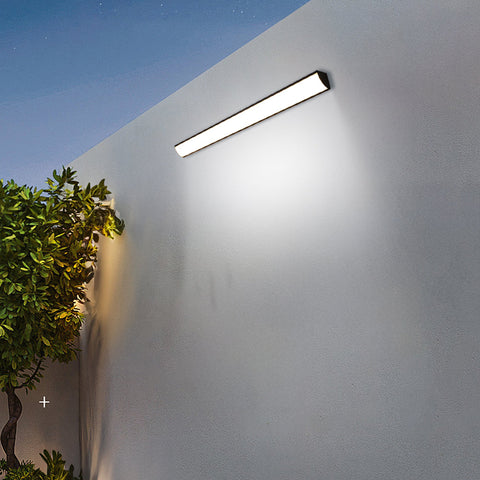Modern Outdoor LED Wall Light with Weather-Resistant Aluminum Design