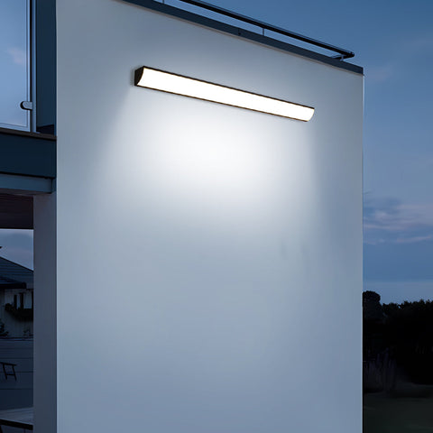 Modern Outdoor LED Wall Light with Weather-Resistant Aluminum Design