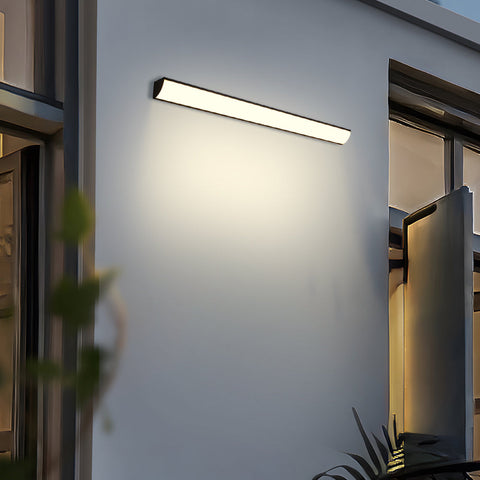 Modern Outdoor LED Wall Light with Weather-Resistant Aluminum Design