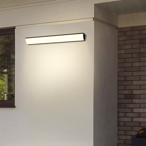 Modern Outdoor LED Wall Light with Weather-Resistant Aluminum Design