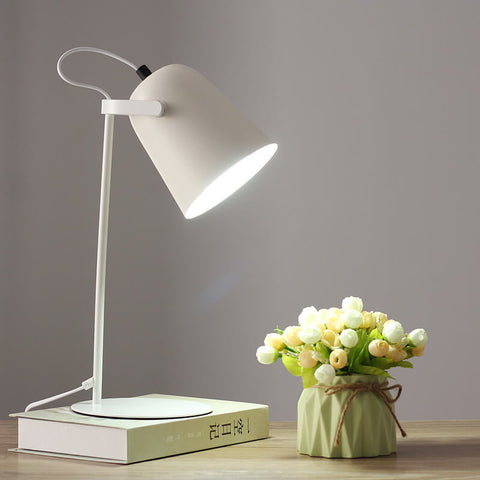 Scandinavian Style Metal Table Lamp with E27 Socket and Inline Cord Switch