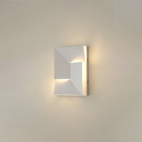 Wall Light with Geometric Aluminum Relief and Integrated LED
