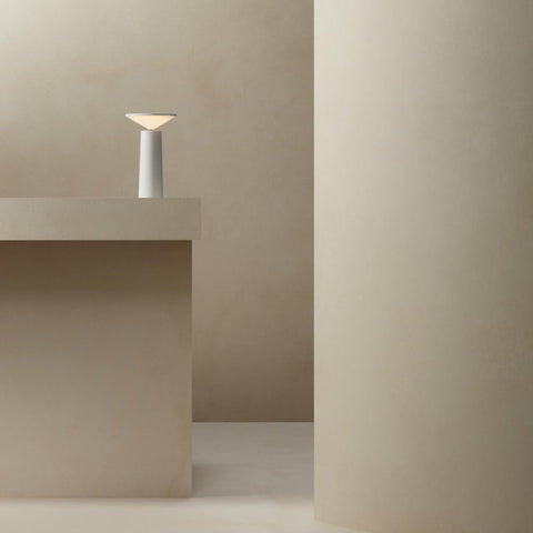 Minimalist Rechargeable LED Table Lamp with 360° Rotating Head and Dimmable Light