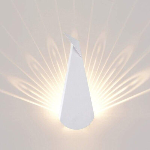 Modern Sculptural LED Wall Lamp with Aluminium Body and Warm 3000K Lighting