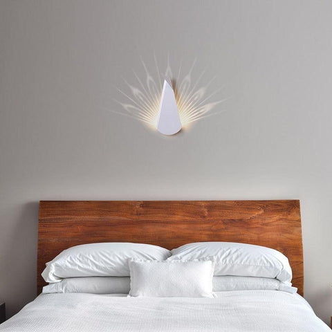 Modern Sculptural LED Wall Lamp with Aluminium Body and Warm 3000K Lighting