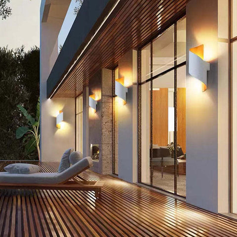 Modern Spiral Wall Light with Integrated LED Illumination and Sculptural Design